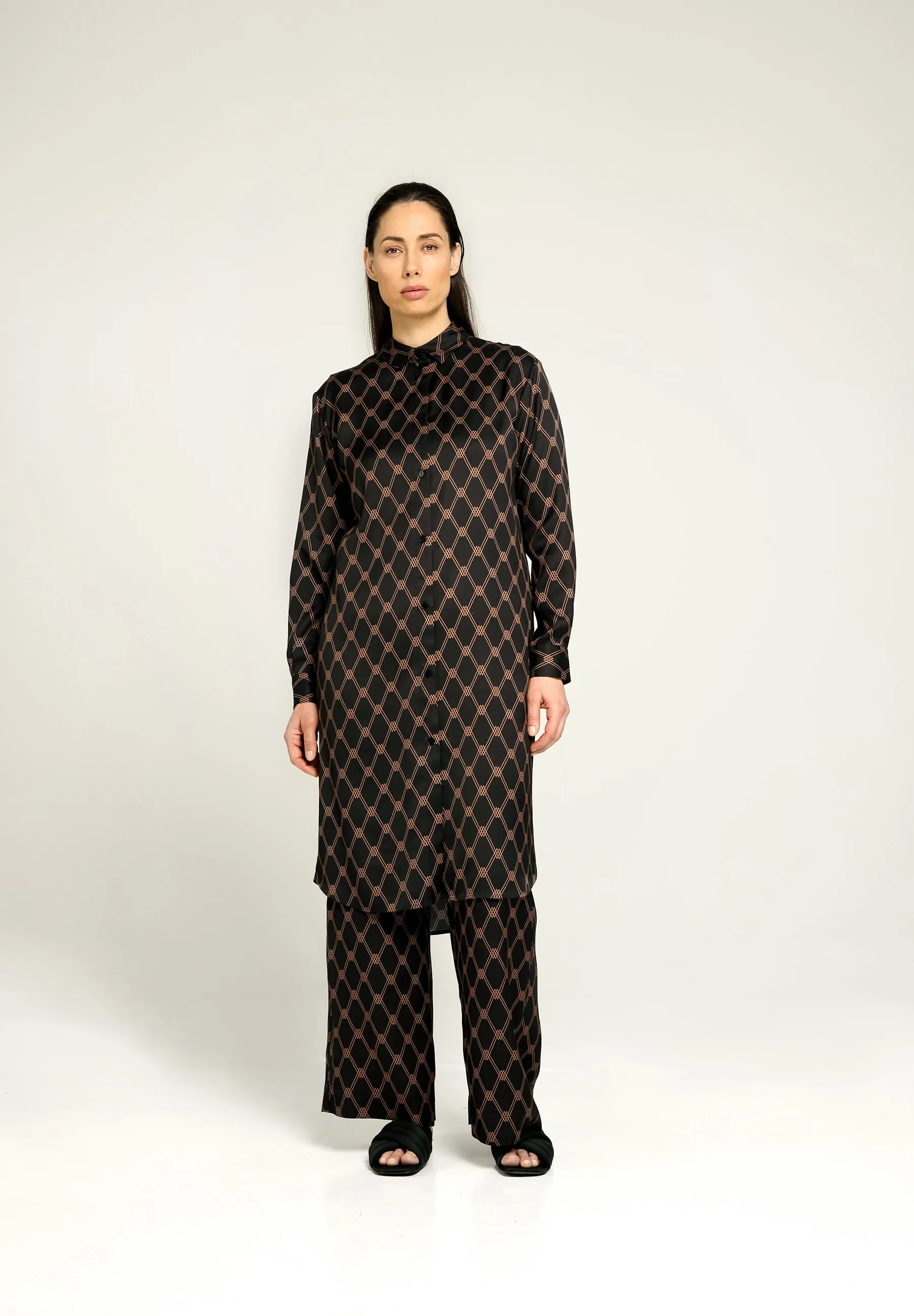 BROMLEY LONG SLEEVED SHIRT DRESS  -  Wilow monogram