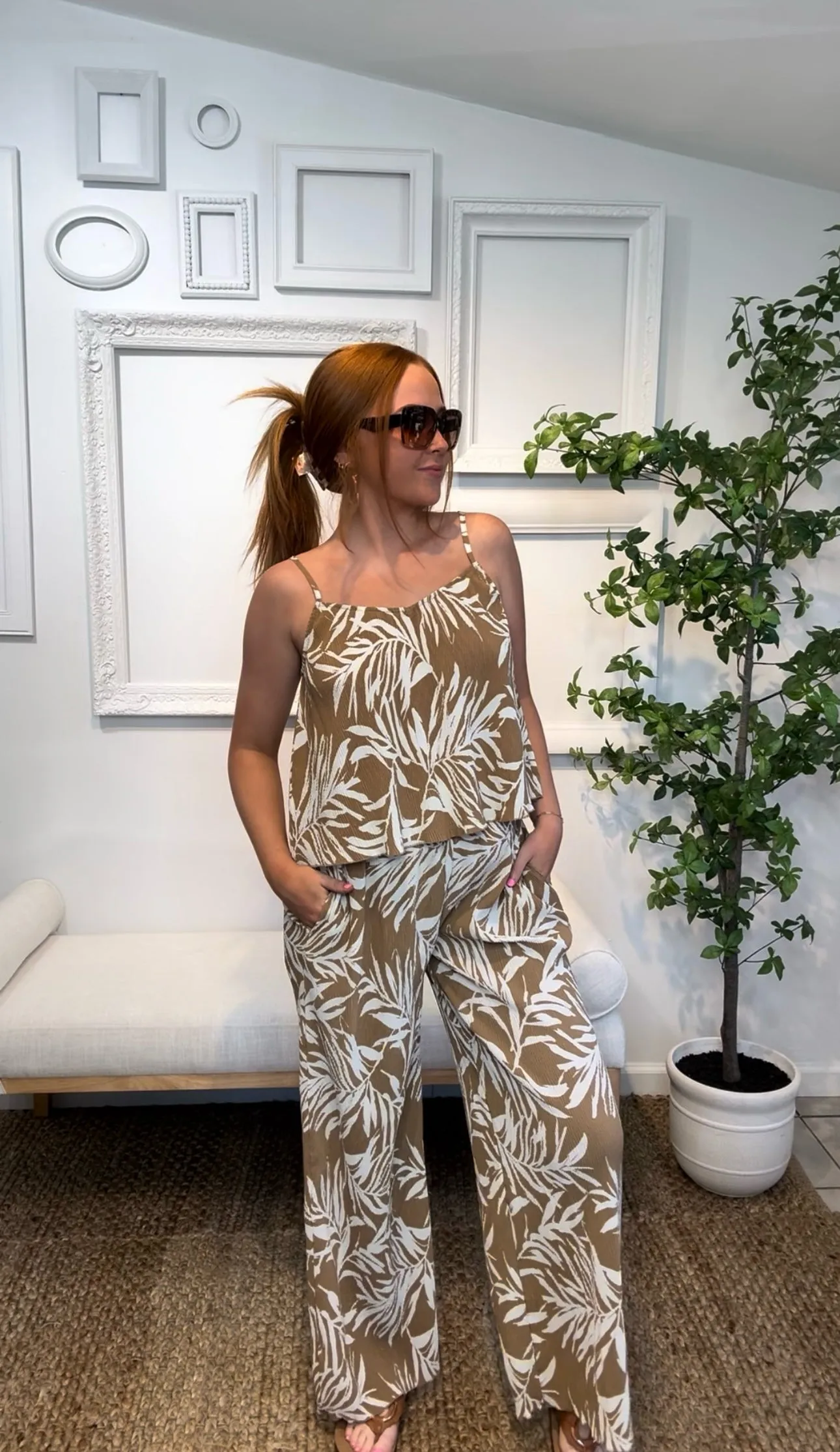 Leaf Print Plisse Pants