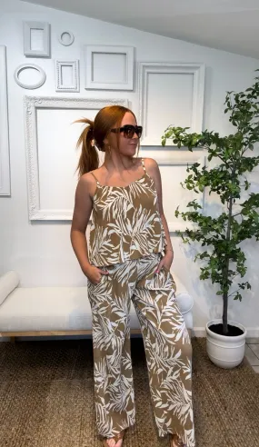 Leaf Print Plisse Pants