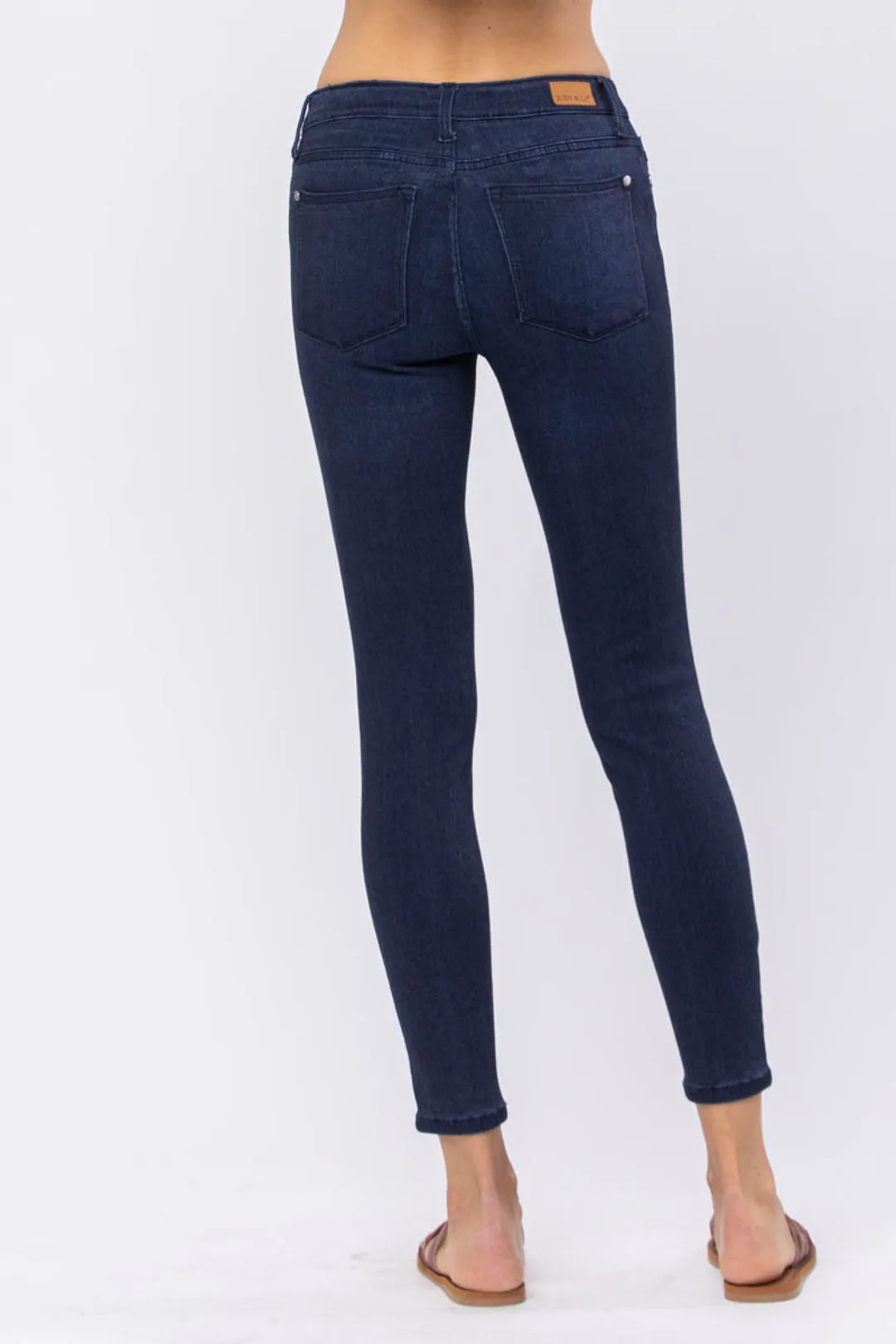 Size 1 Judy Blue Non Distressed Dark Wash Midrise Skinny Denim