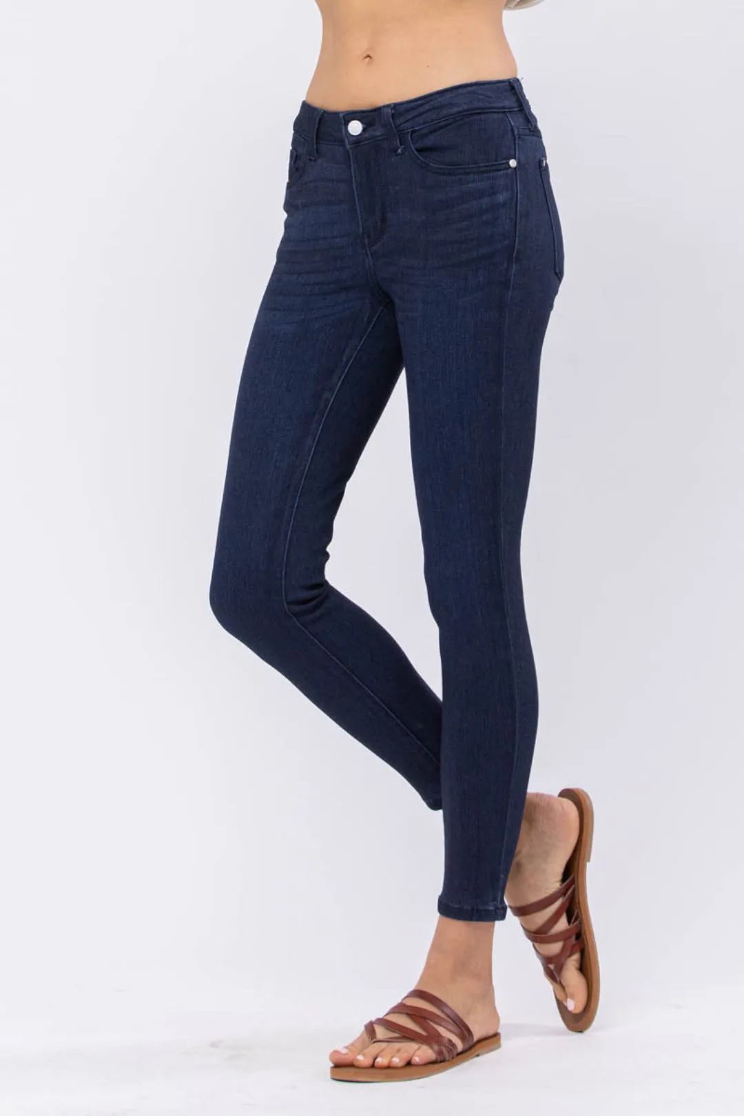 Size 1 Judy Blue Non Distressed Dark Wash Midrise Skinny Denim