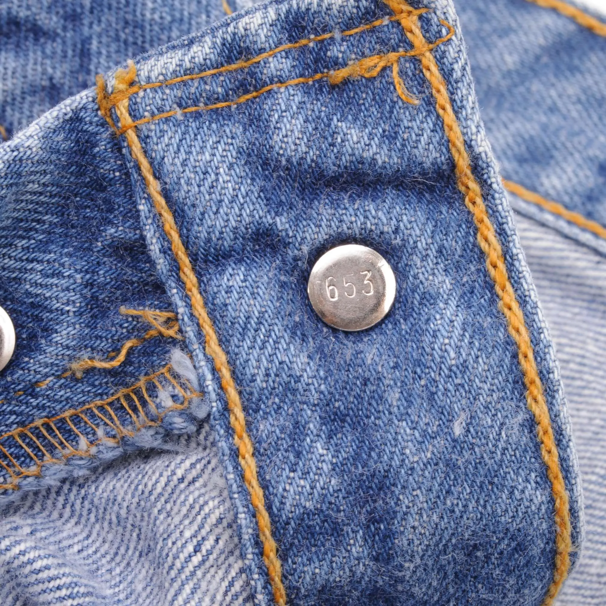VINTAGE LEVIS 501 JEANS INDIGO 1990S SIZE W35 L38 MADE IN USA